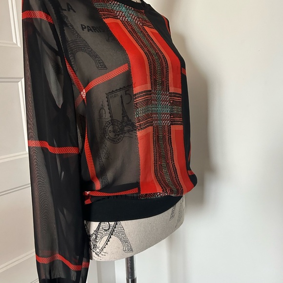 Top shirt semitransparent, elegant for every occasion, charming, soft. Size M. - Picture 5 of 6